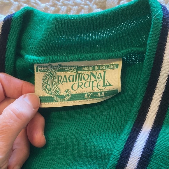 Traditional Craft Made in Ireland V neck sweater men’s L 42” - 44” vintage - Picture 3 of 7